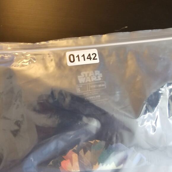 Star Wars Mens Adult T Shirt Small Watercolor Rainbow Chewbacca Dark Blue EUC - Picture 8 of 8